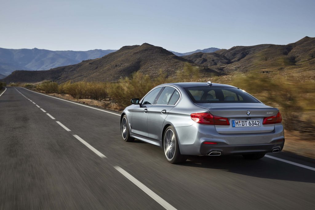 2017_bmw_5_series_32